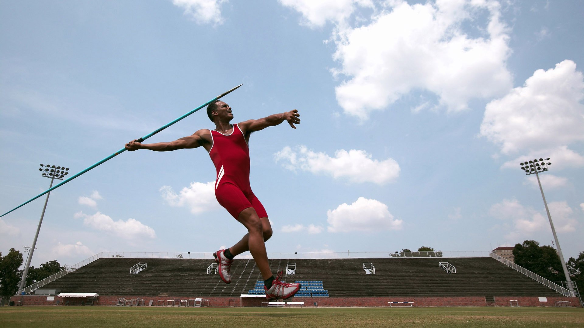 体育产业链资源配置效率提升机制研究，简要描述体育产业资源配置的方法